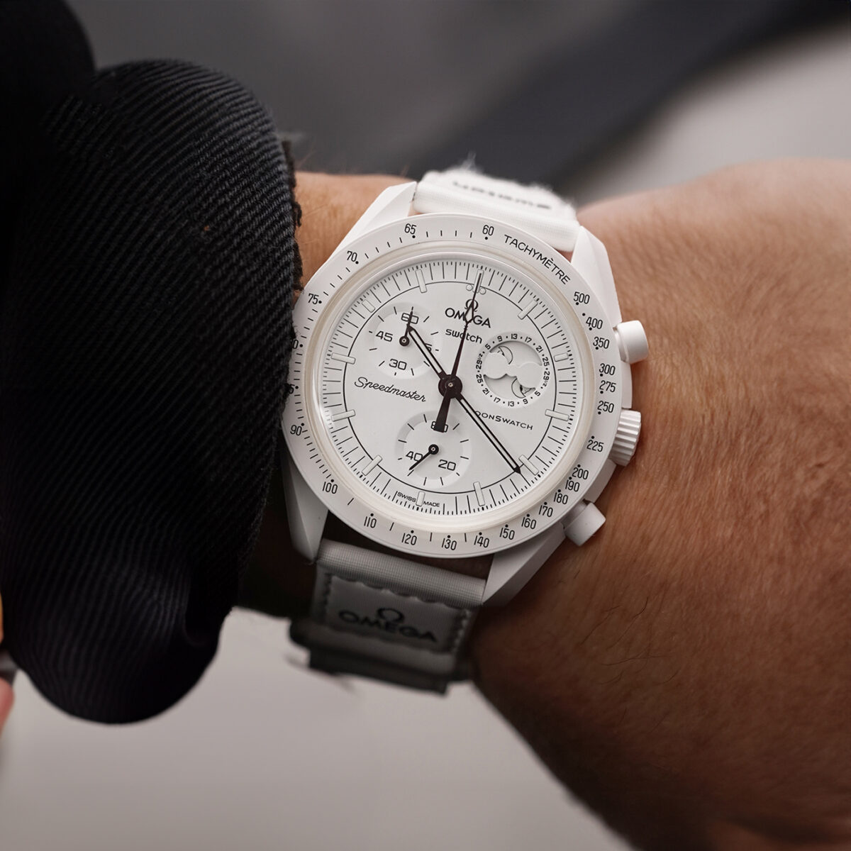 Omega Swatch X Snoopy White