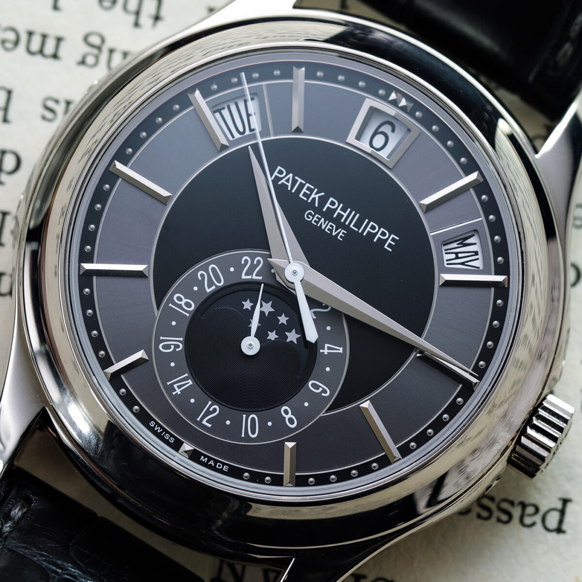 Patek Philippe Annual Calendar 40 - Image 3