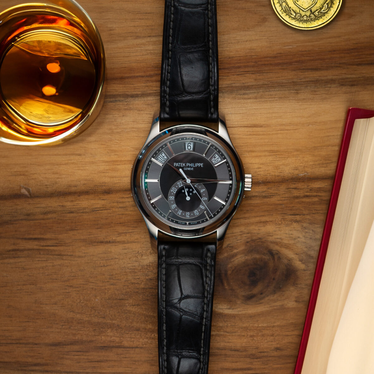 Patek Philippe Annual Calendar 40 - Image 4